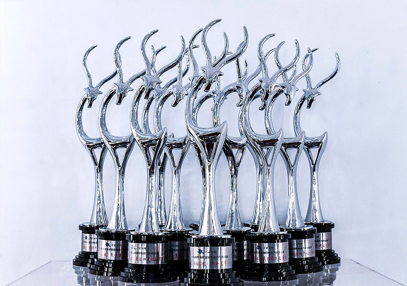 第六届环青海湖（国际）电动汽车挑战赛，众泰E200 Pro、众泰Z500EV Pro荣获13项大奖